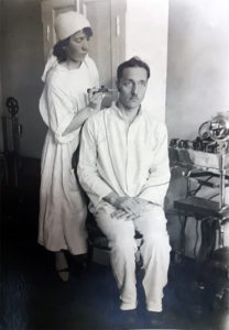 “Electrization” of the patient of the nerve department (1928).